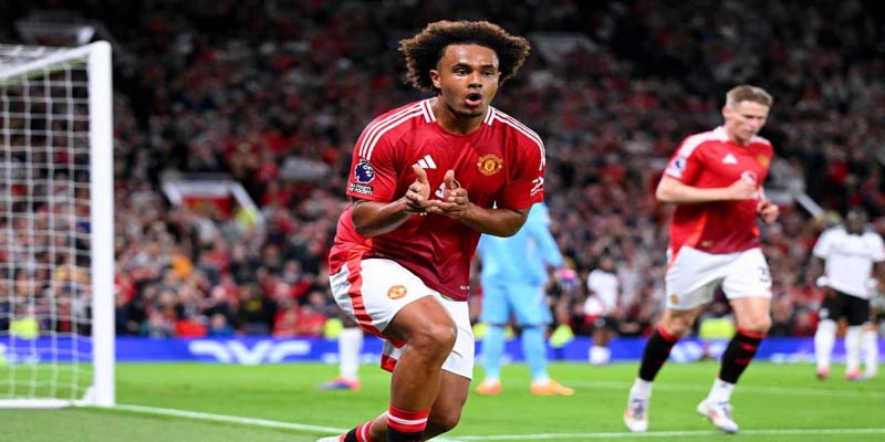 Joshua Zirkzee: Manchester United's New Rising Star